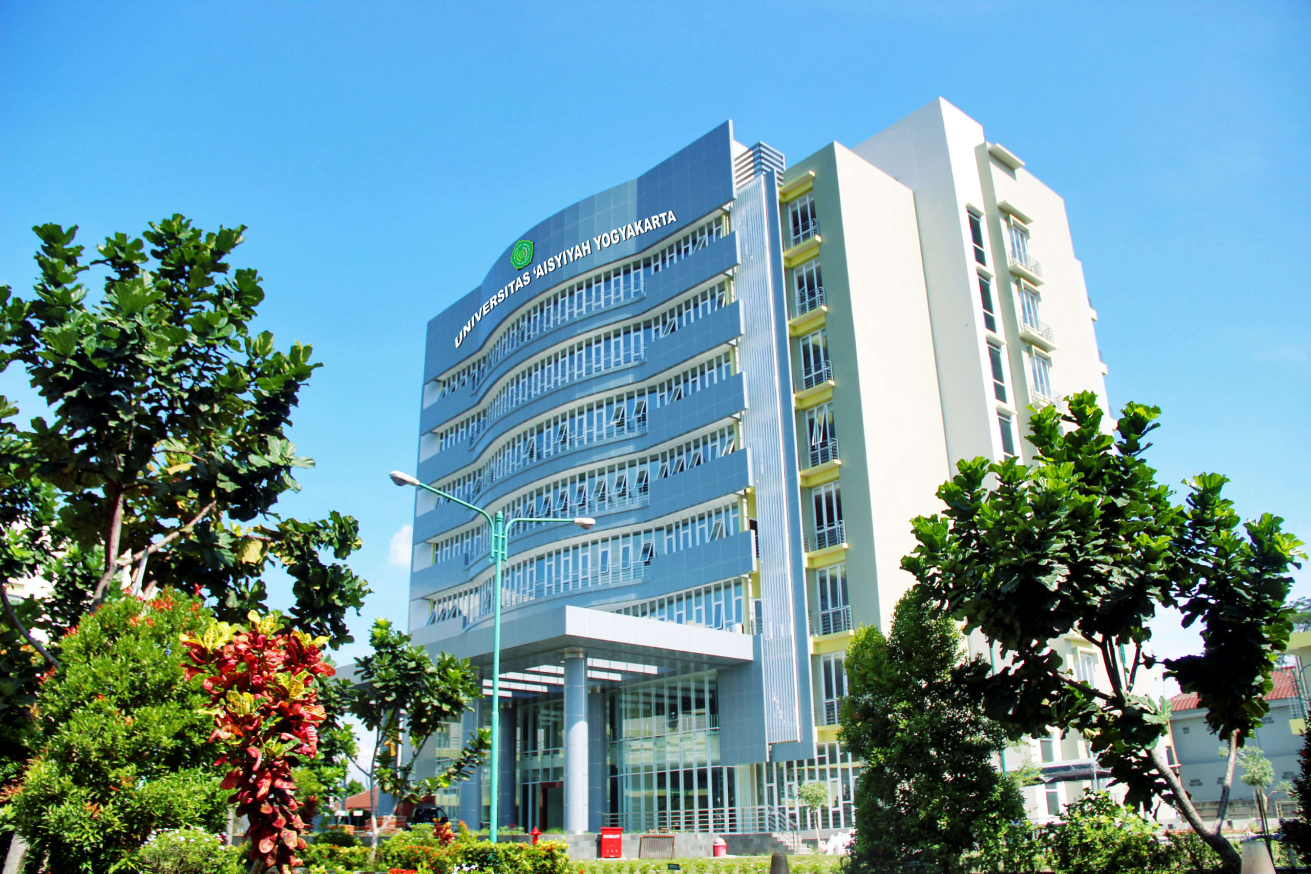 business-cv-06 Gedung ramah Lingkungan